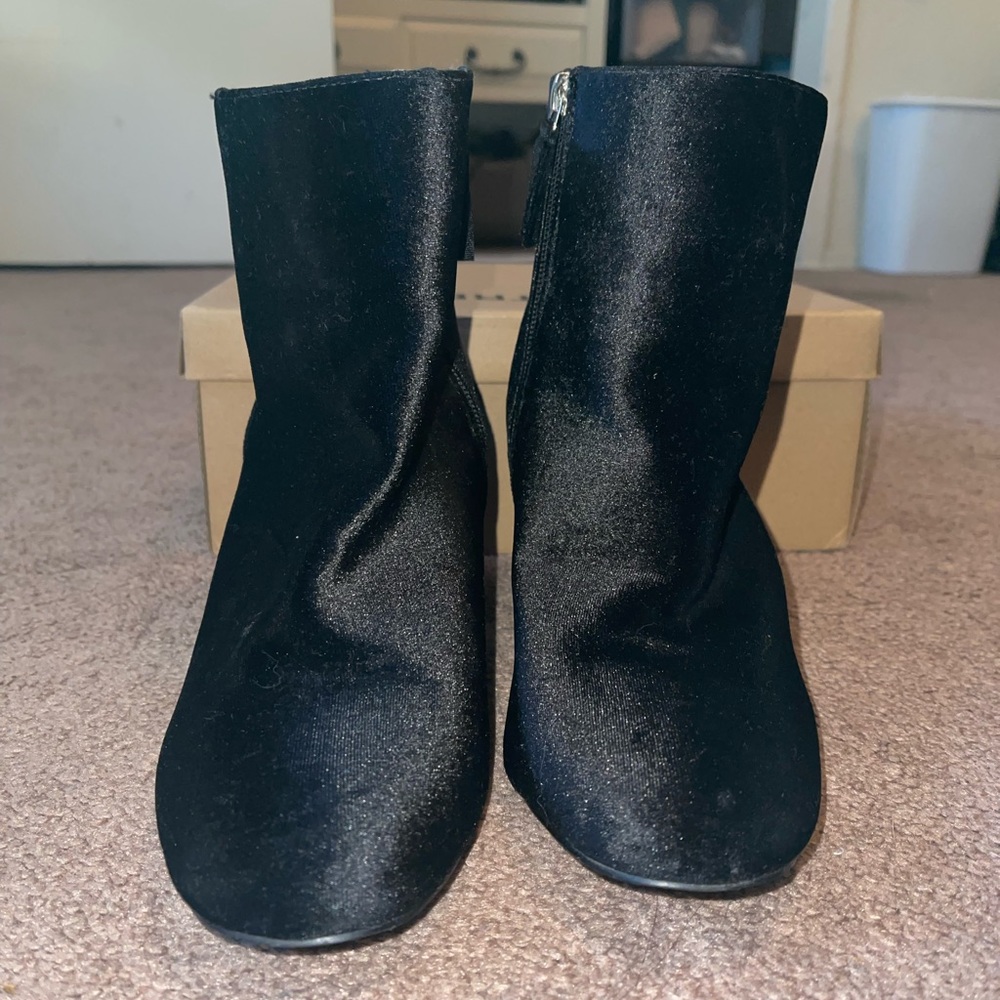 Black velvet 3in ankle booties